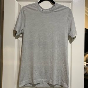 Men’s lululemon shirt